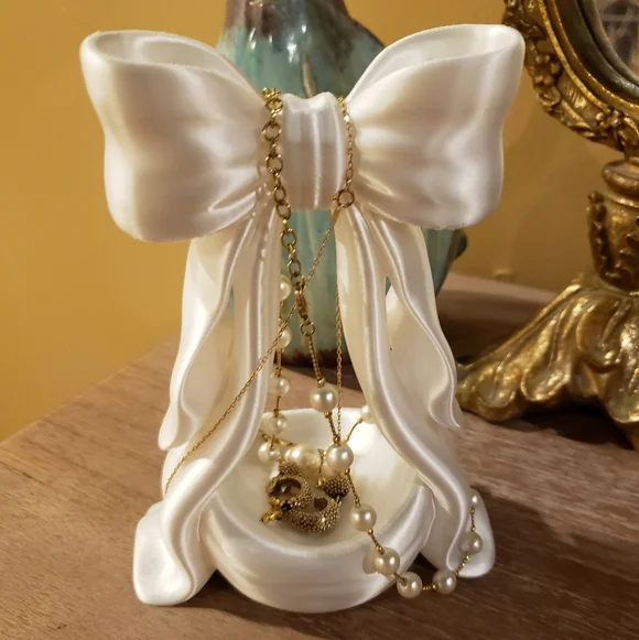 NEW! Gorgeous Draping Bow Jewelry Keepsake Trinket Holder (Pearl White) - Picture 4 of 7